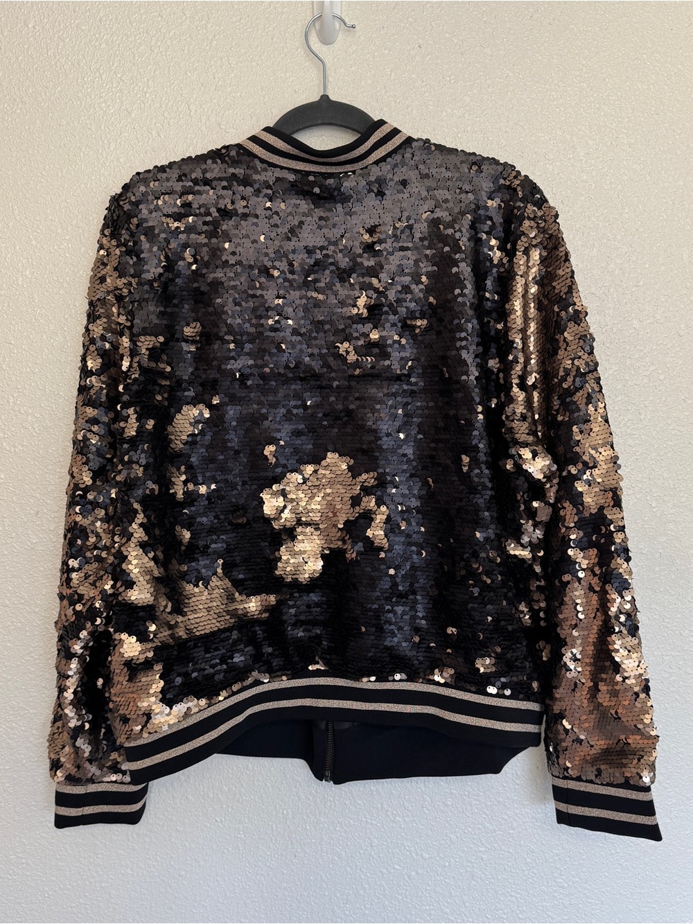 torrid Runway Collection 2x Metallic Gold and Black Sequin Bomber Jacket Party - Picture 4 of 8